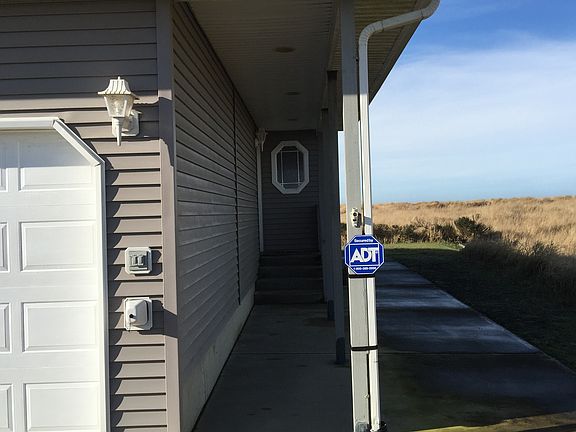 3rd image of 1241 Ocean Shores Blvd SW