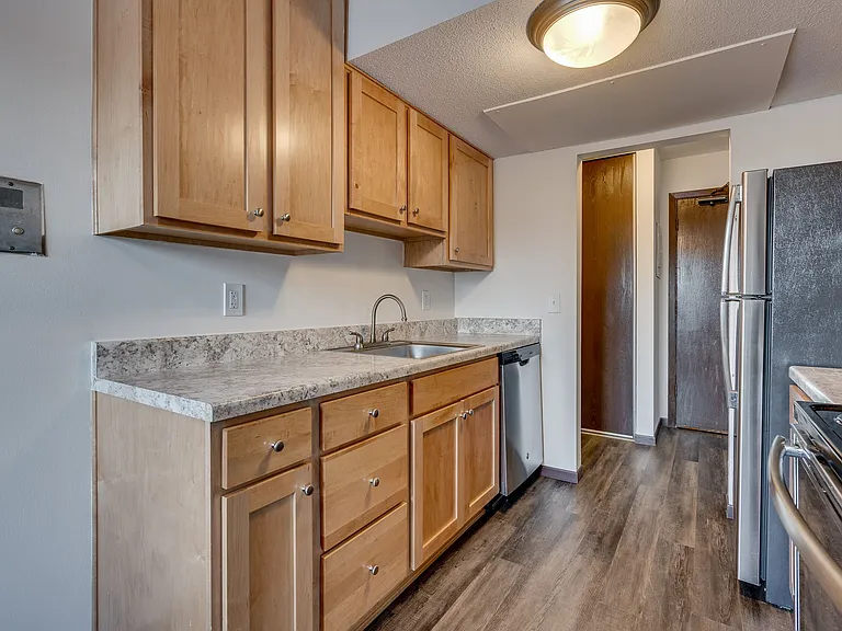 Shelard Village Apartments — Photo 20