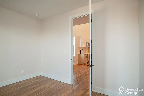 Rented by Brooklyn Group | media 4