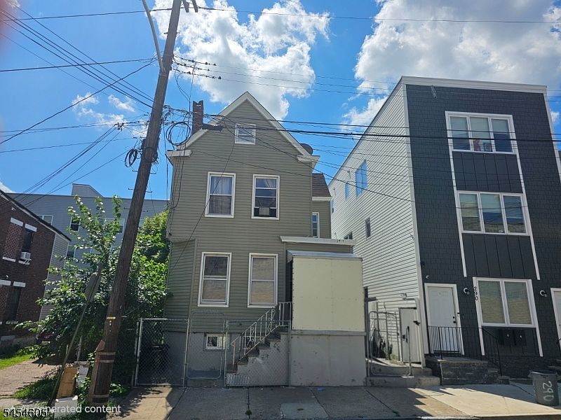 1st image of 292 Governor St