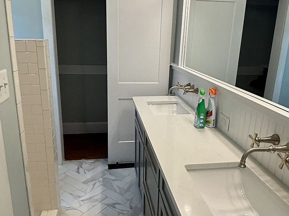 5th image of 517 Forest Ln #1
