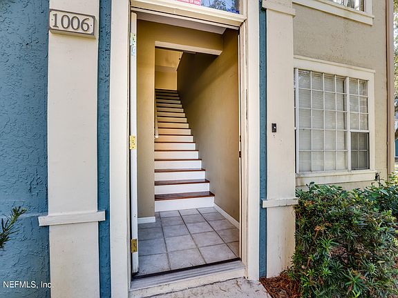 2nd image of 13700 RICHMOND PARK Drive N #1006