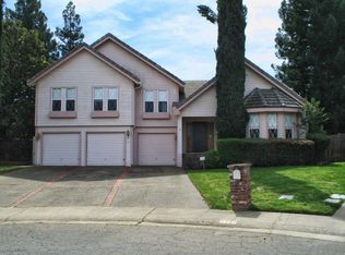 8237 Walnut Hills Way, Fair Oaks, CA 95628