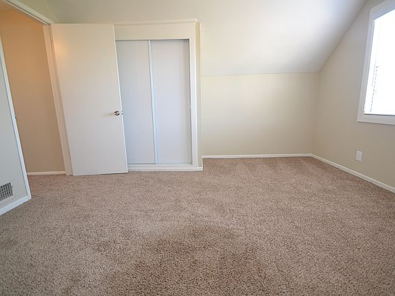 5th image of 15641 Stanbrook Dr