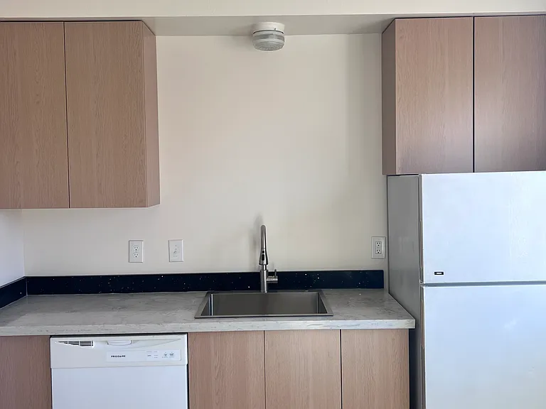 509 N 85th St #14 — Photo 3