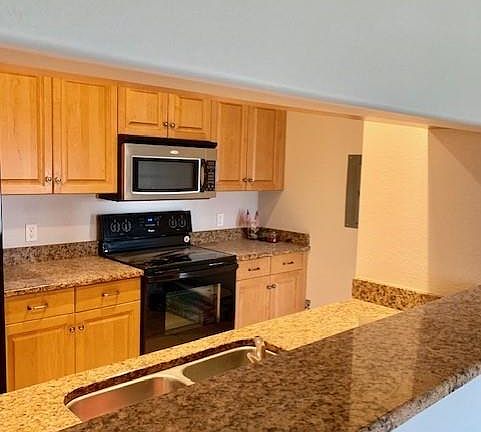 3rd image of 13110 Bella Casa Cir APT 318