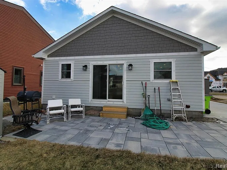 37752 Huron Pointe Dr — Photo 5