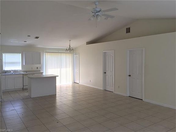3rd image of 1096 Gunby Ave S