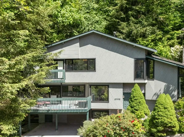 2086 Rivergrove Pl, North Vancouver, BC V7H 2L4