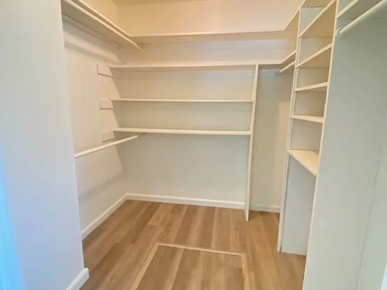 363 Helen Way — Photo 16