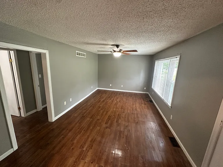 20201 E Truman Rd — Photo 13