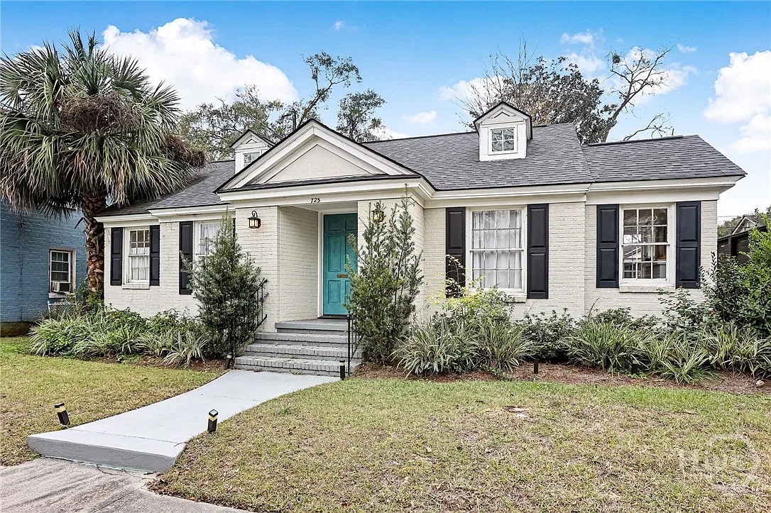 3 bed, 1.0 bath, 1478 sqft, $2,500 — Photo 1