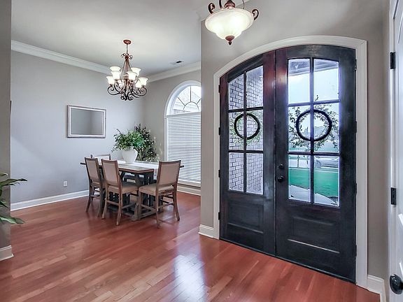 2nd image of 266 Briarwood Dr