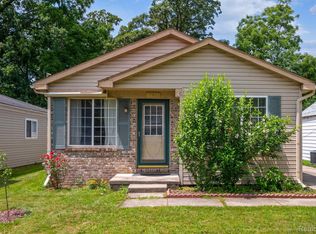 19933 Rensellor St, Livonia, MI 48152