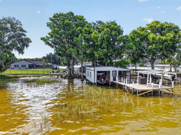 32739 Lake Eustis Dr, Tavares, FL 32778
