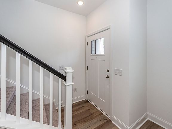 3rd image of 302 Twin Rivers Dr