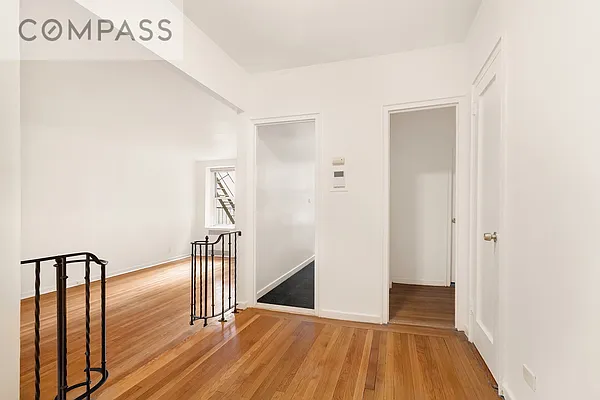 Rented by Compass | media 10