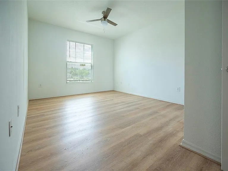 5554 Metrowest Blvd #4211 — Photo 8