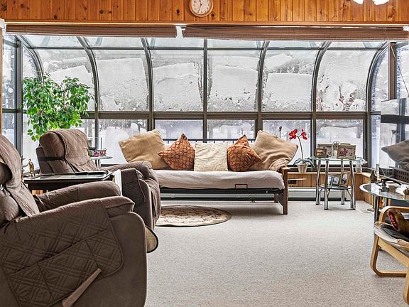 4th image of 8460 Covert Rd NE