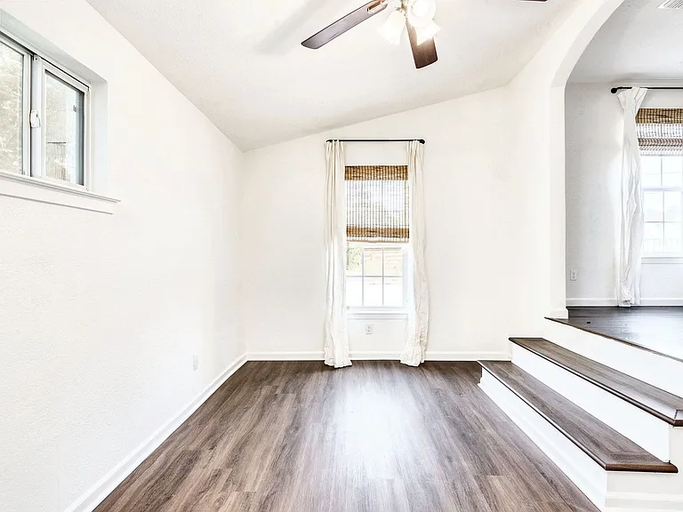 5607 Samuel Huston Ave — Photo 13