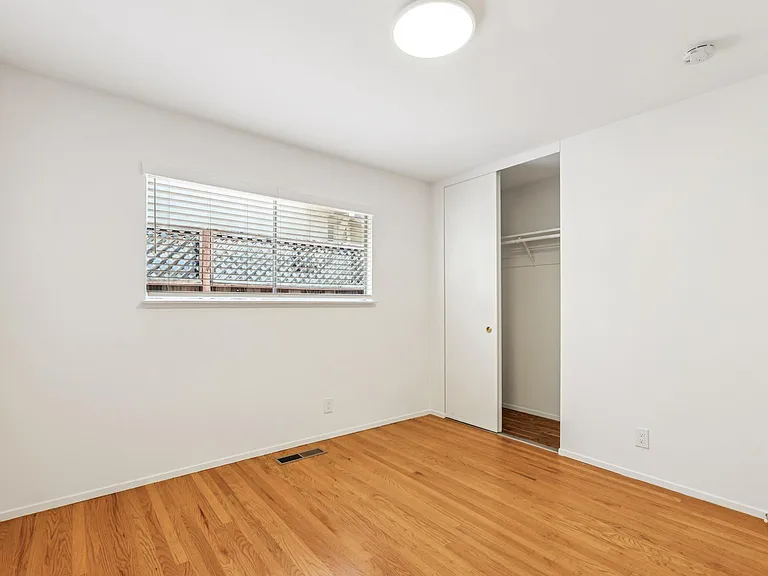 962 Addison Ave — Photo 7