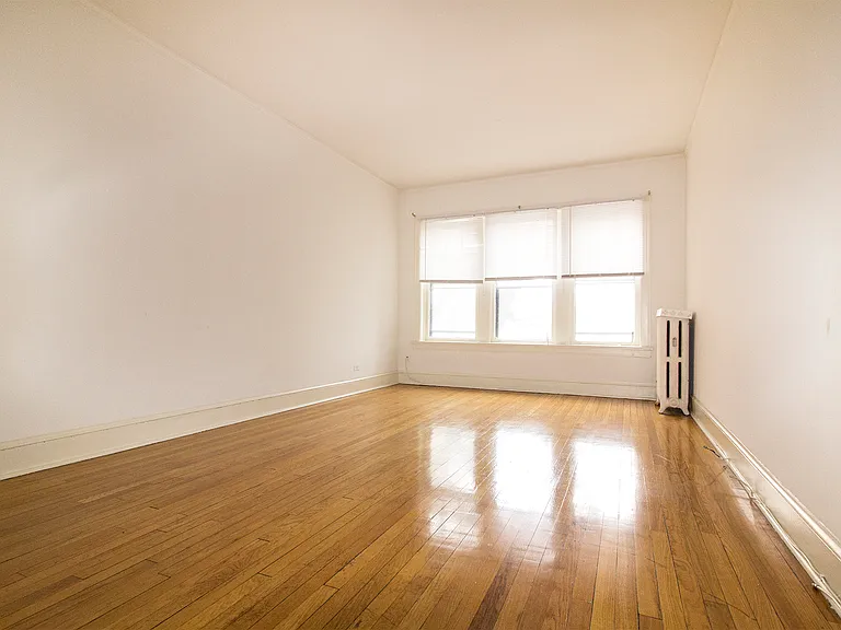 536 - Living Room