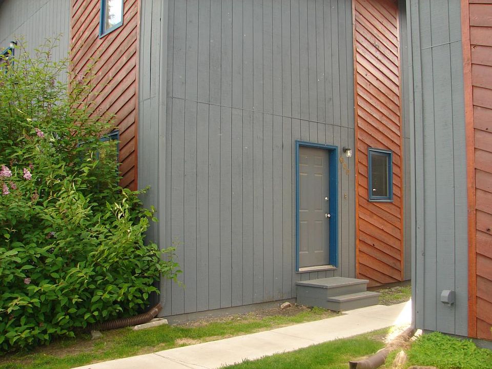 1st image of 1028 Dogwood St