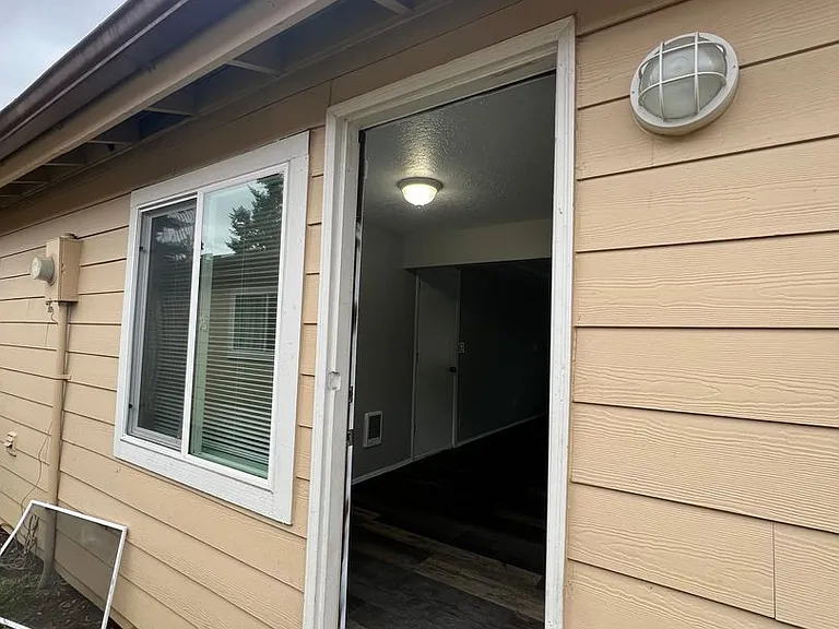 Claybourne Terrace — Photo 10