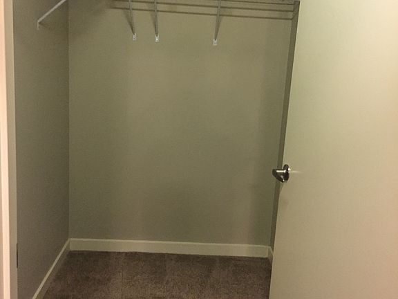 5th image of 975 NE Discovery Dr Unit 306
