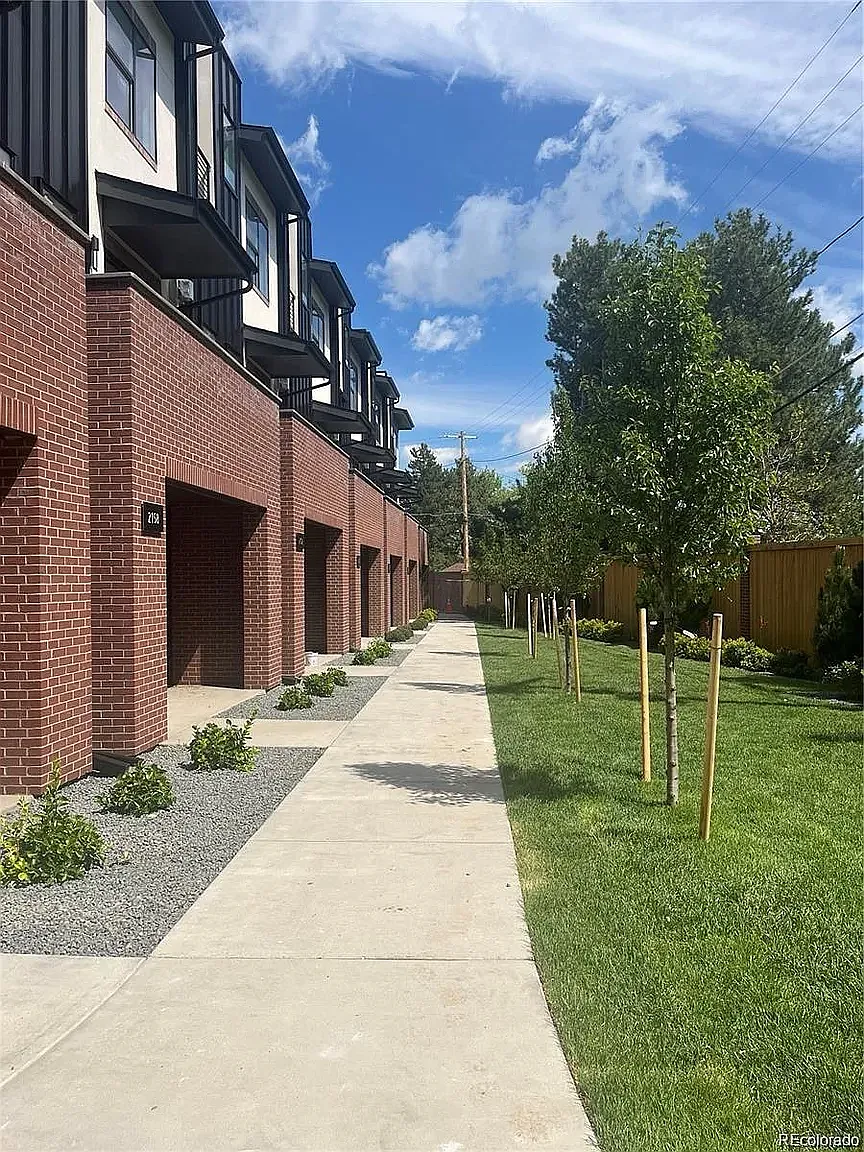 3 bed, 1621 sqft, $3,250 — Photo 1
