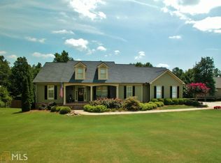 183 Station Dr, Pendergrass, GA 30567
