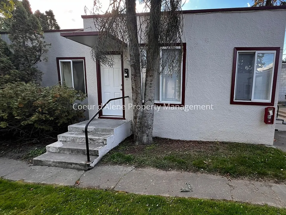 413 E Indiana Ave