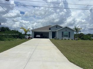 153 Pembroke St, Lehigh Acres, FL 33971