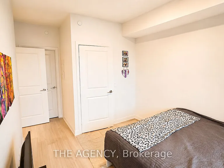 30 Upper Mall Way #A622 — Photo 21
