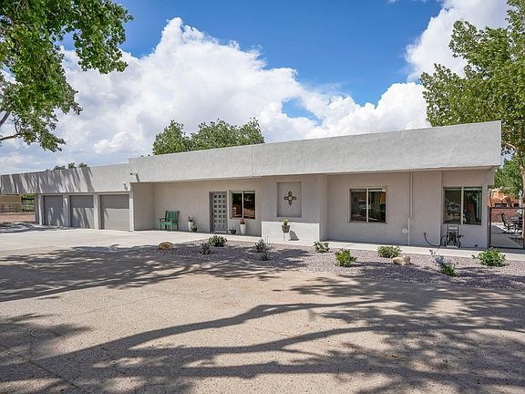 2nd image of 501 Paseo Del Bosque NW