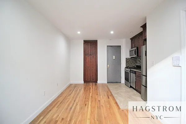 Rented by Hagstrom Management Inc | media 33