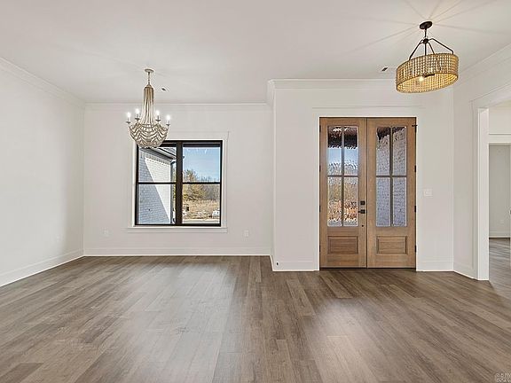 4th image of 602 Corondelet Ln