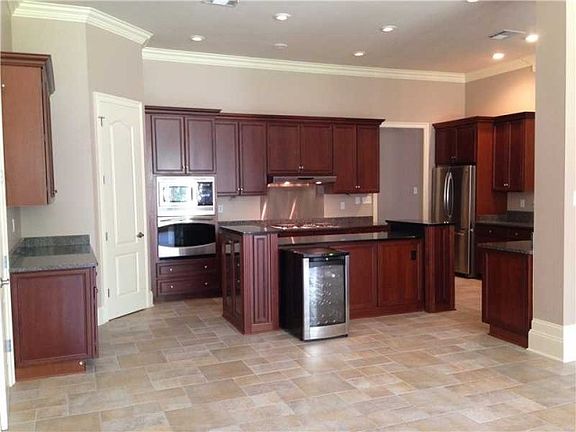 5th image of 44 Pinehurst Dr