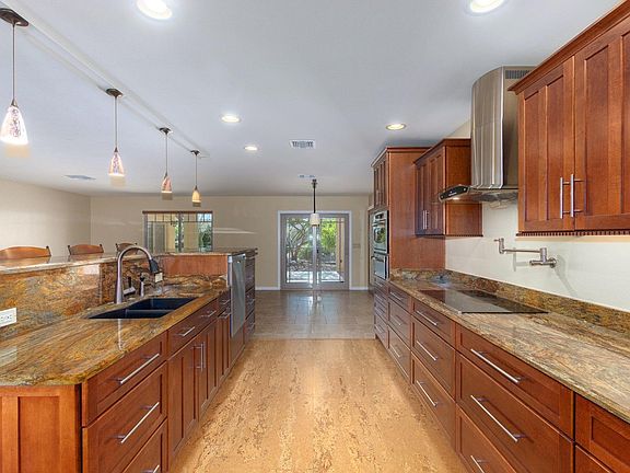 2nd image of 9505 W Hidden Valley Cir N