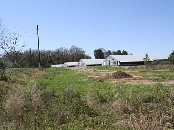 2nd image of 225 Rocky Ln