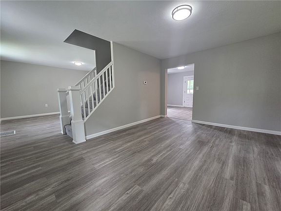 3rd image of 404 N 10th St