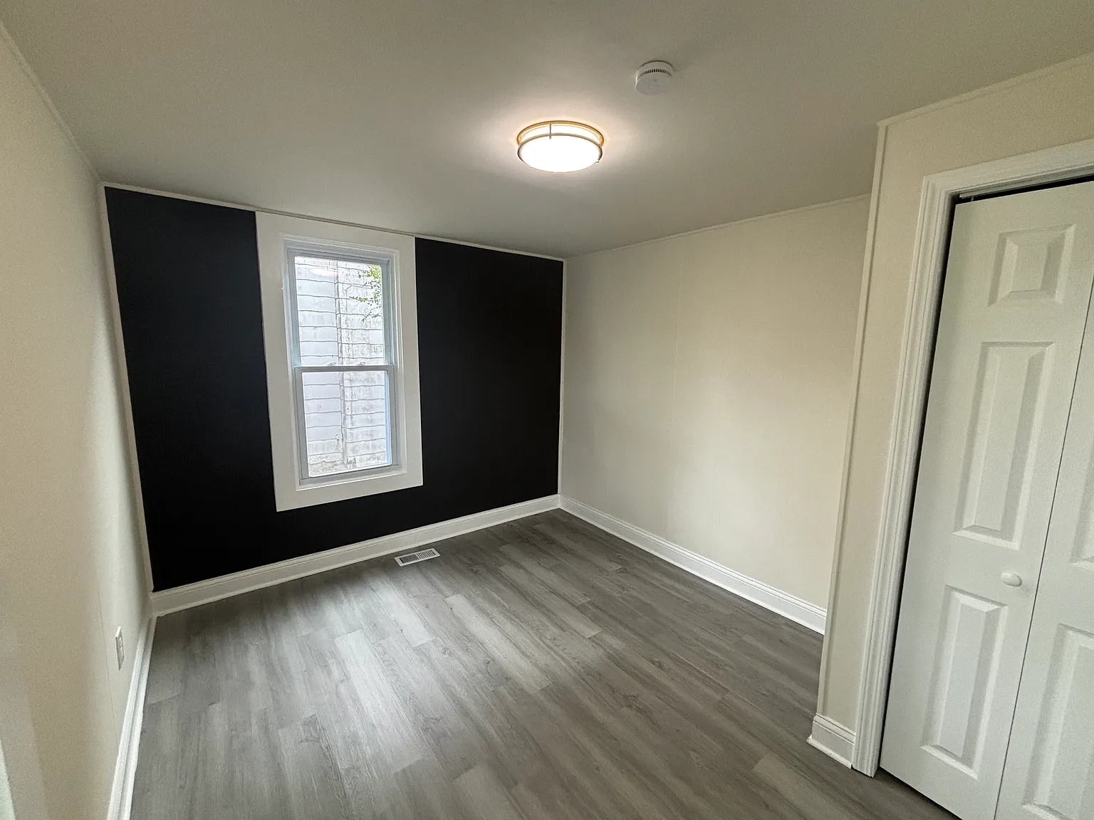 3 bed, 1728 sqft, $1,675 — Photo 2