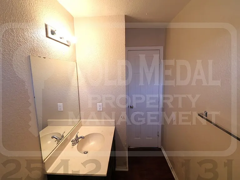2806 Cantabrian Dr — Photo 9