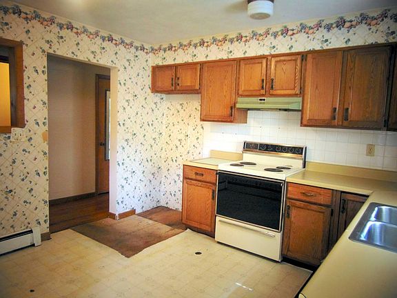 4th image of 1001 E Ravine Dr