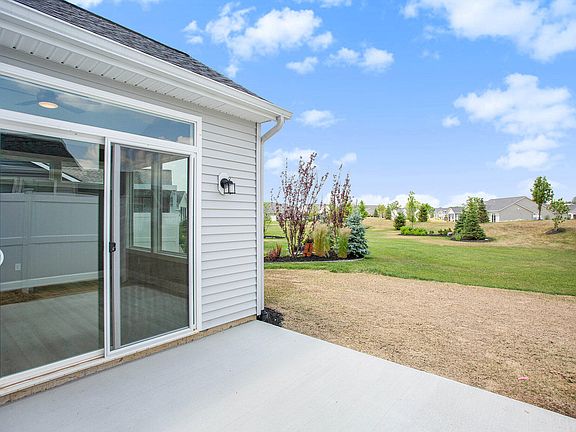 4th image of 2997 Isle Water Dr