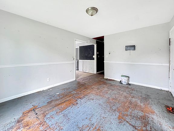 5th image of 2028 Kathleen Ave