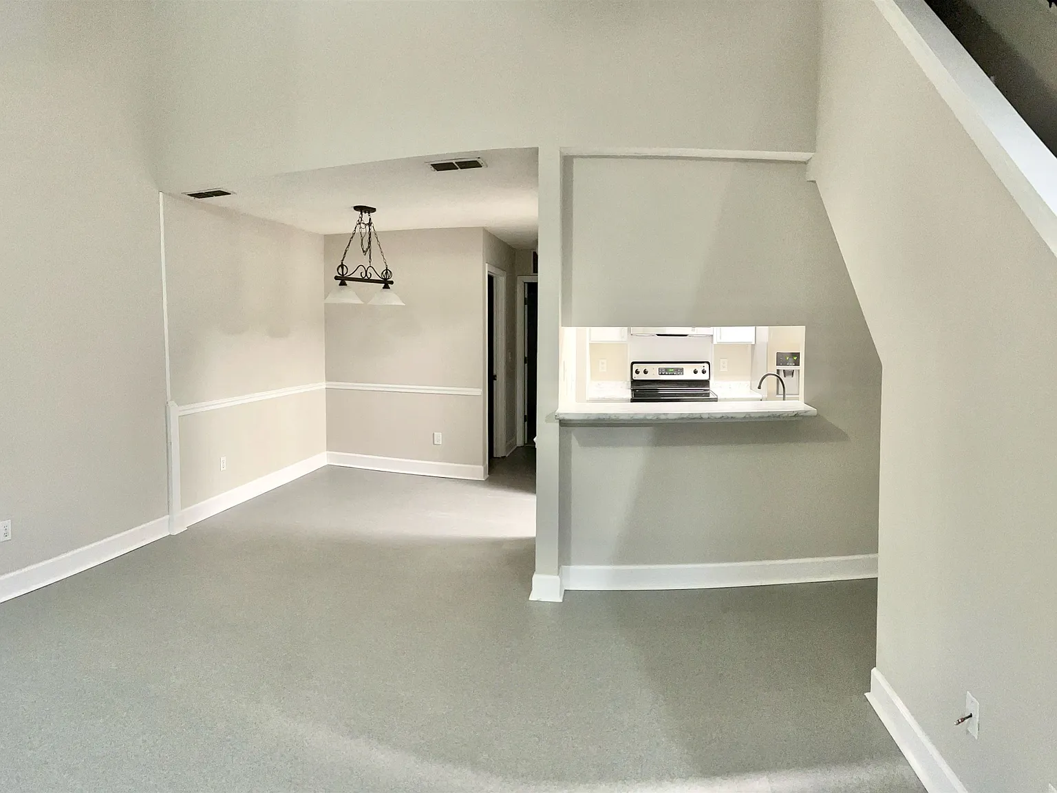 3 bed, 1236 sqft, $1,600 — Photo 2