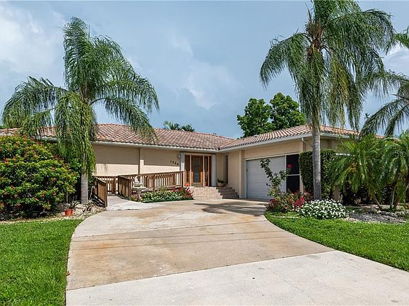 3rd image of 1784 Belle Ct