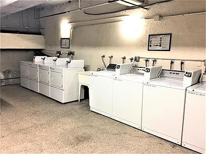 5th image of 1255 N Harper Ave APT 21