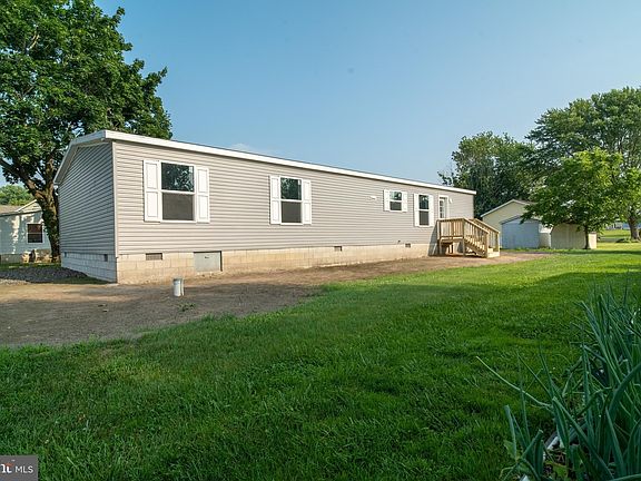 4th image of 29786 Vincent Ave